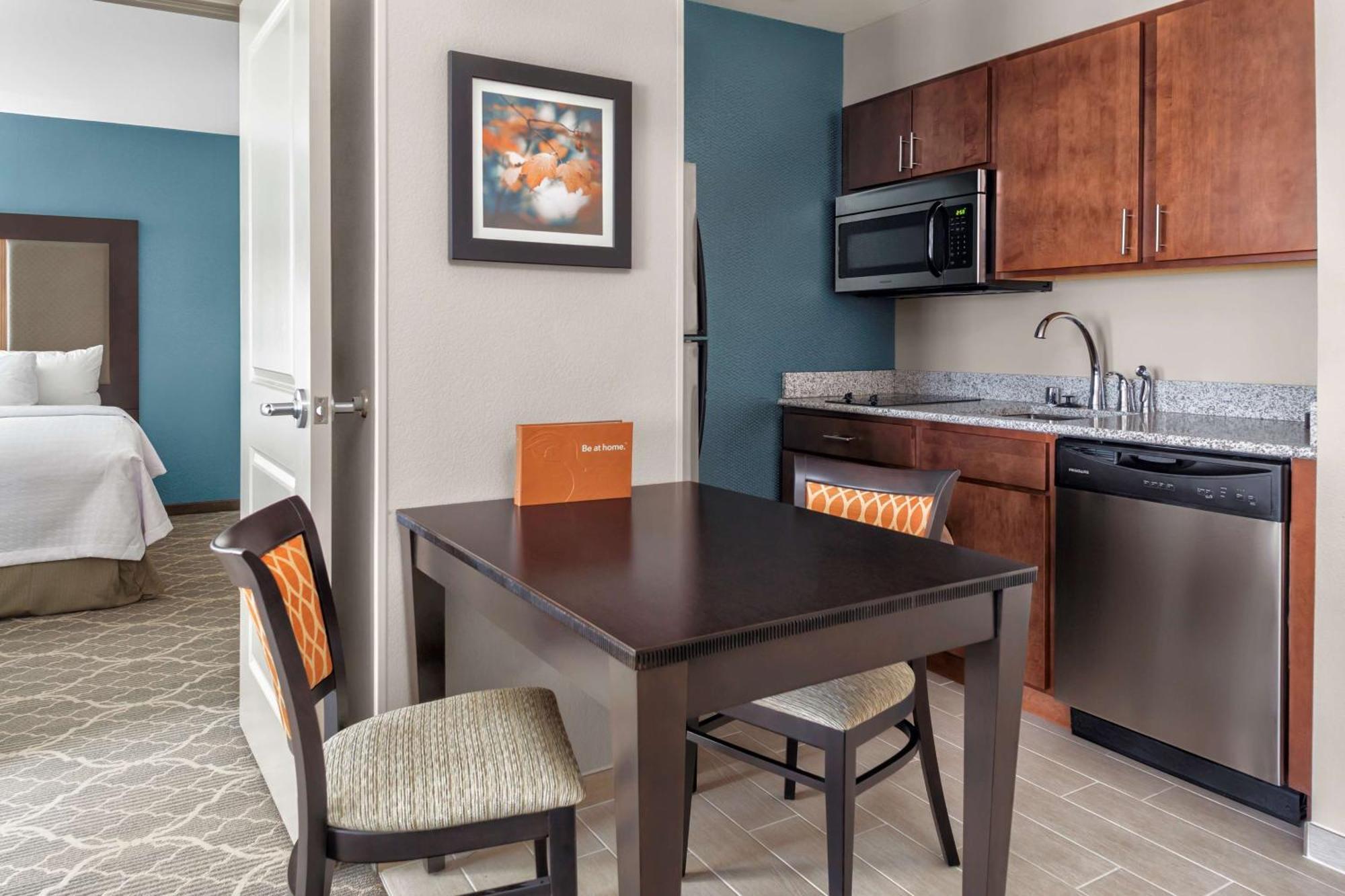 Homewood Suites By Hilton Wauwatosa Milwaukee Exterior photo