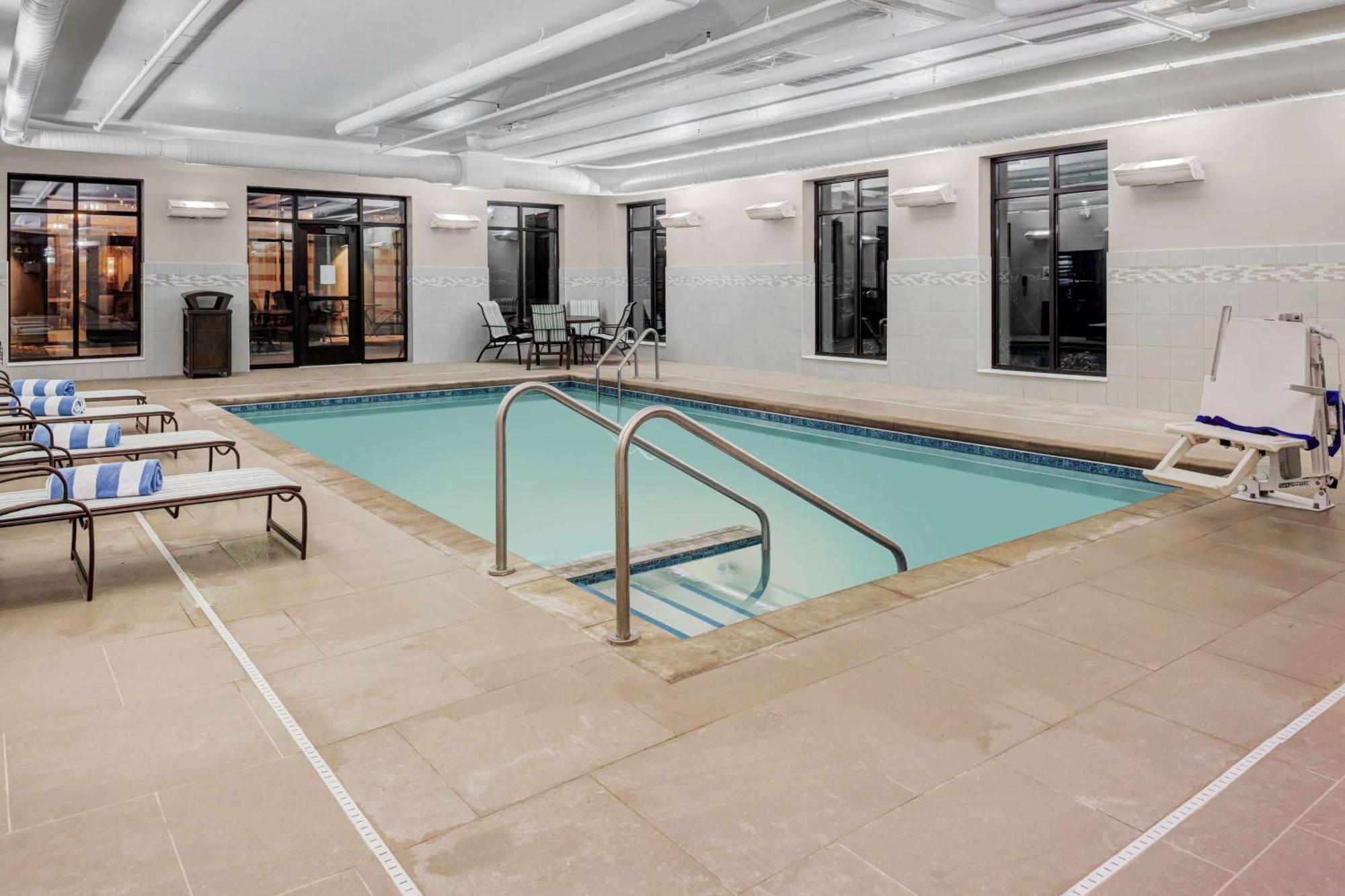 Homewood Suites By Hilton Wauwatosa Milwaukee Exterior photo